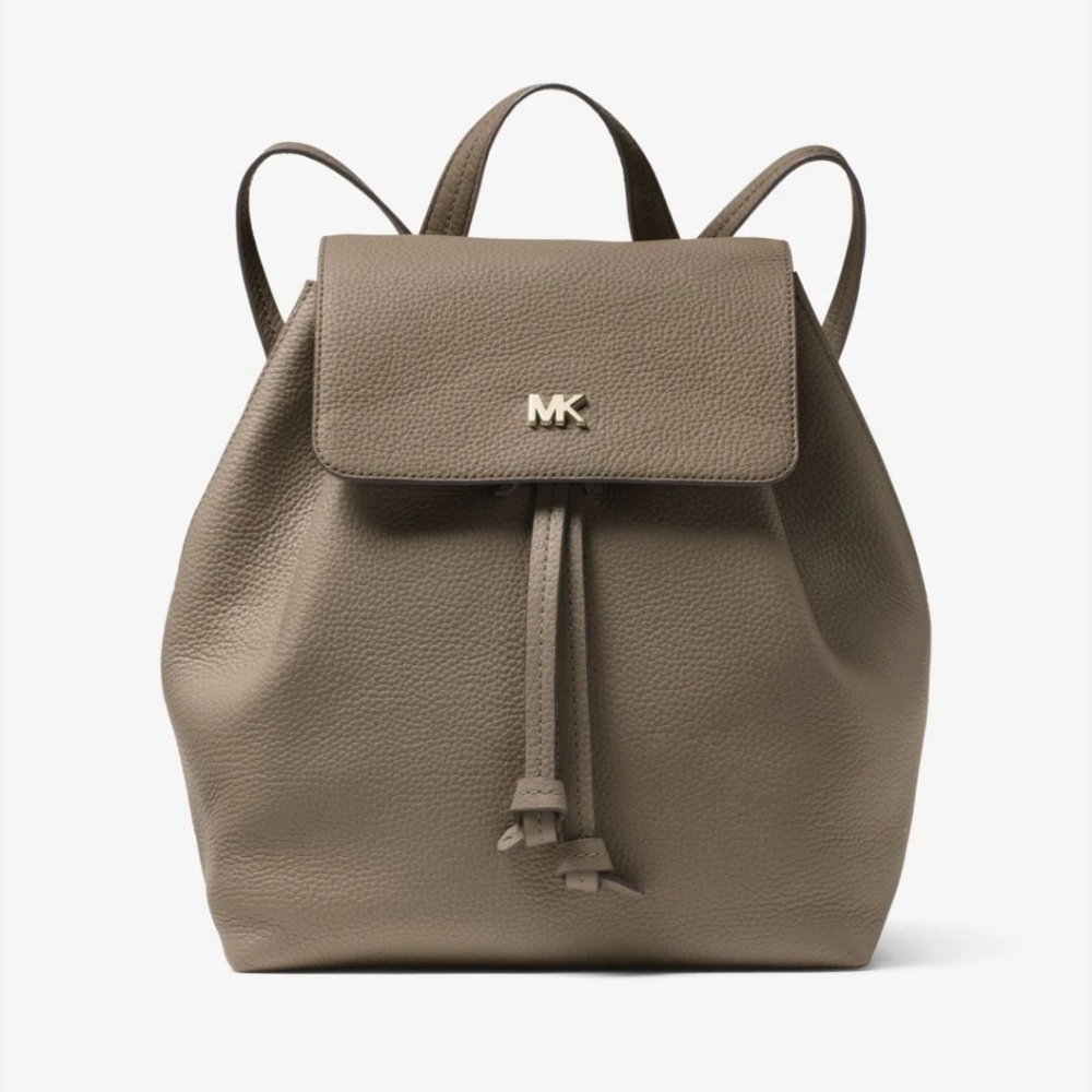 Michael Kors NWT Junie Flap Backpack leather.
